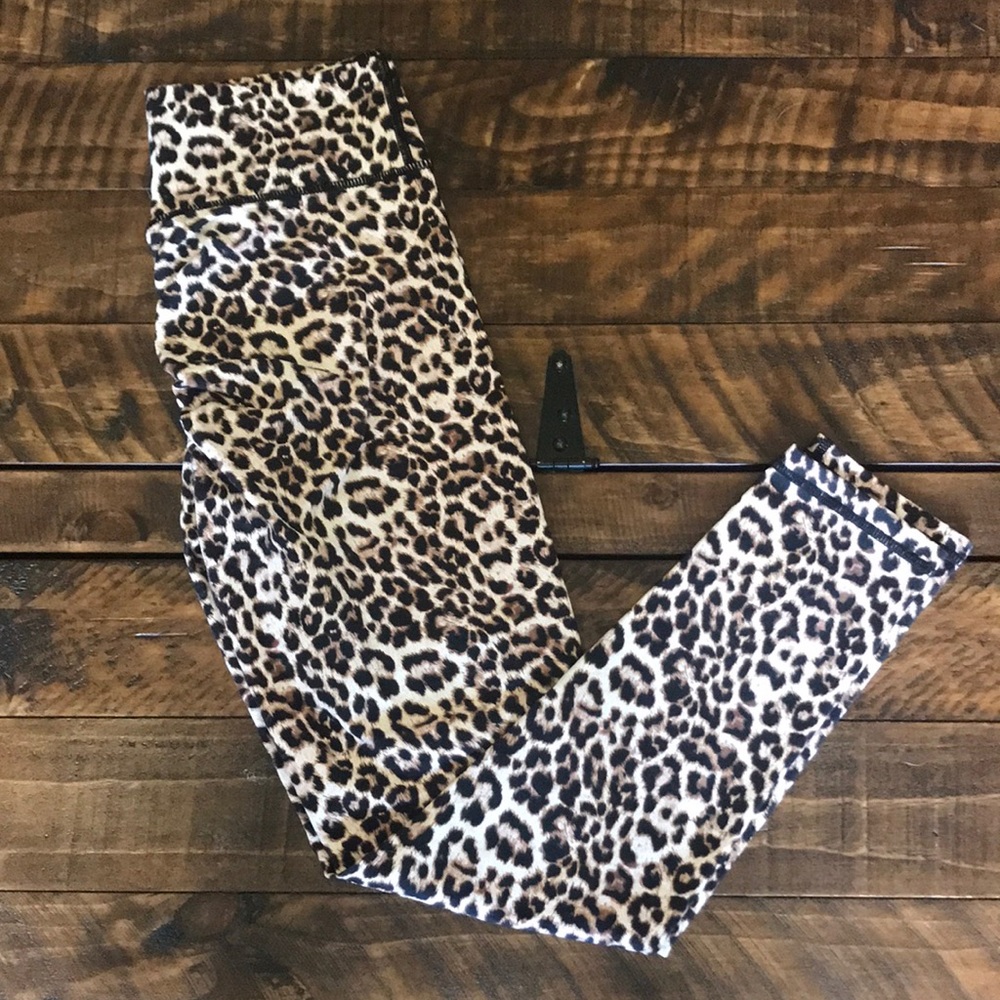 Scrunch Leopard print Zyia leggings